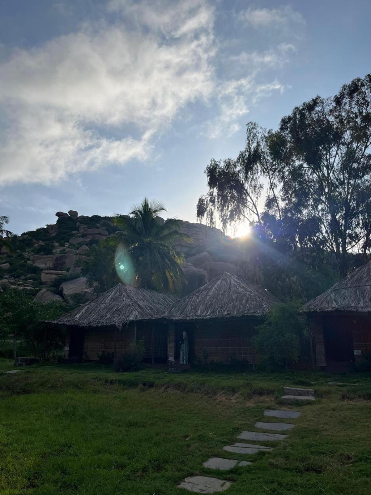 Banana Tree Home Stay Hampi Eksteriør billede